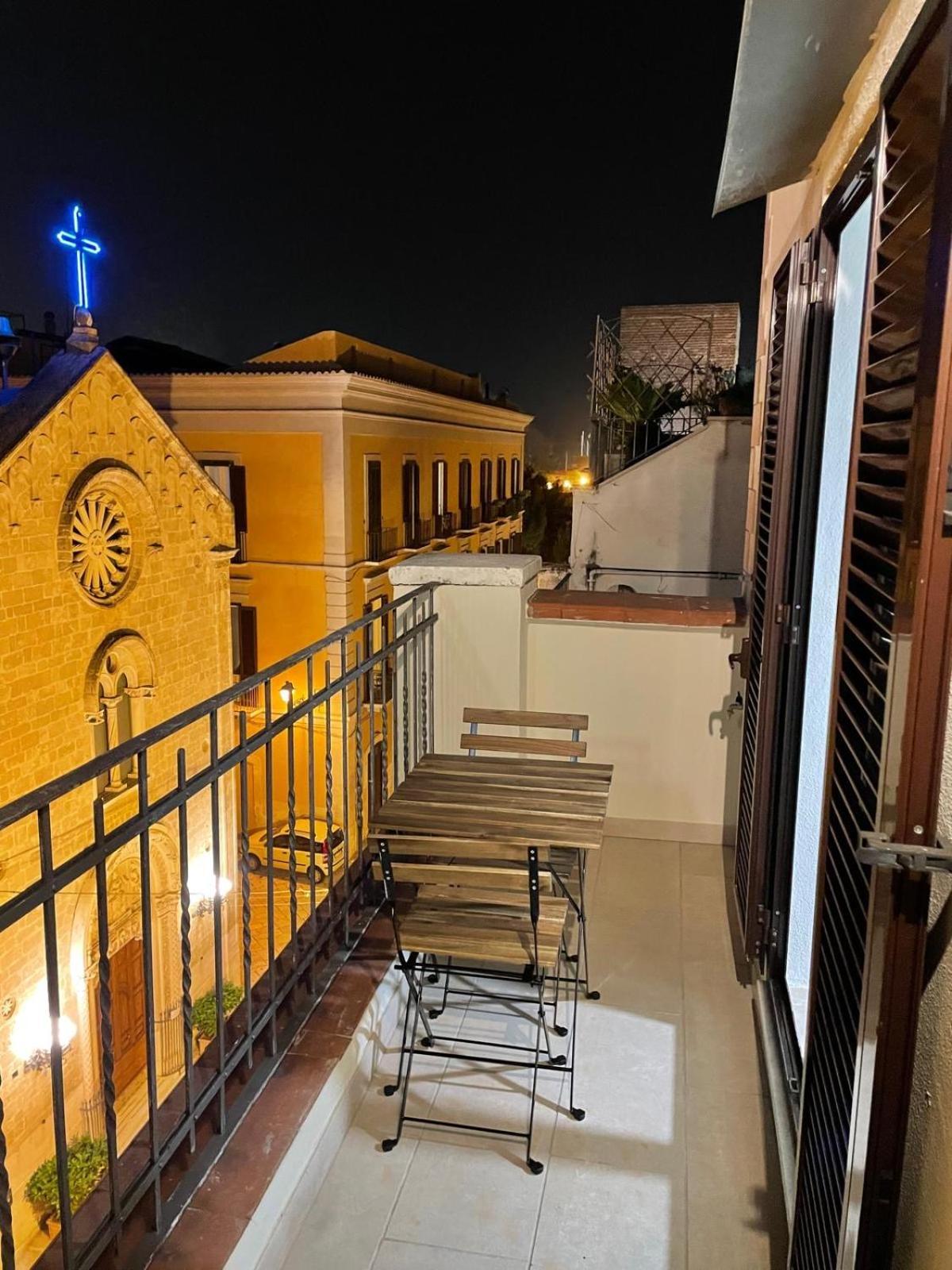 Casa Antonia - Terrace & Suites Бари Экстерьер фото