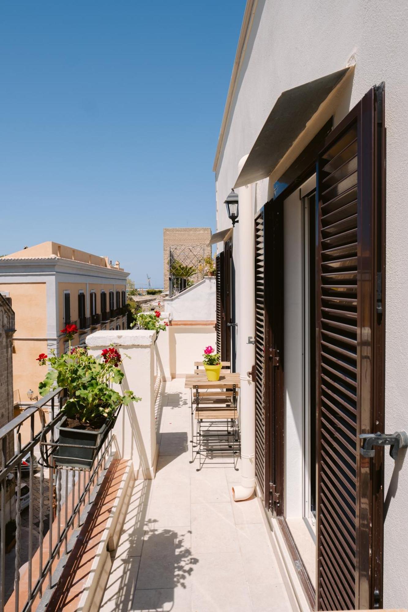 Casa Antonia - Terrace & Suites Бари Экстерьер фото