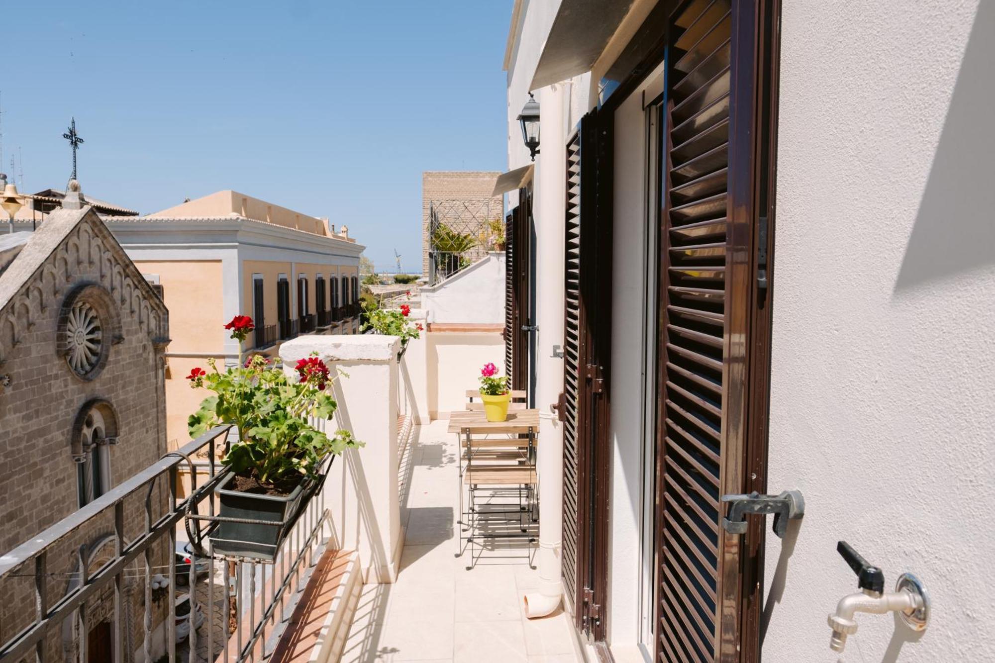 Casa Antonia - Terrace & Suites Бари Экстерьер фото